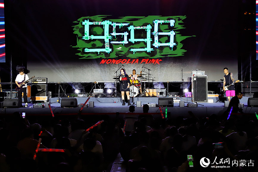 2025赛罕区第四届小草音乐季活动启幕。实习生 韩飞月摄