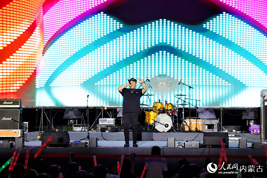 2025赛罕区第四届小草音乐季活动启幕。实习生 韩飞月摄