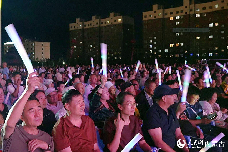 现场观众反响热烈。实习生 王正玉摄