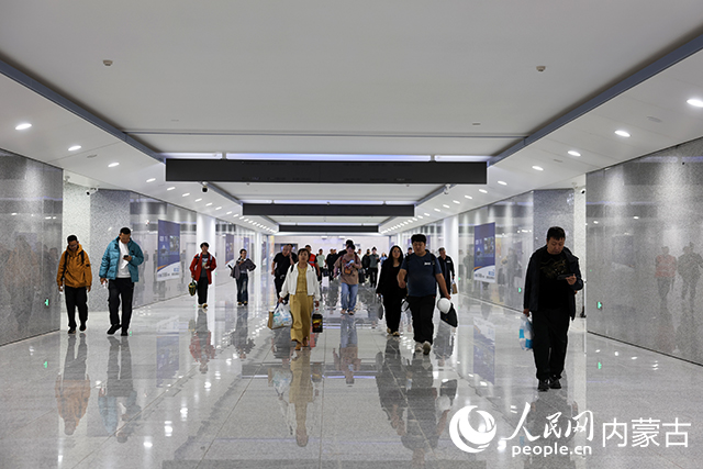 旅客有序出行。中國鐵路呼和浩特局集團有限公司供圖