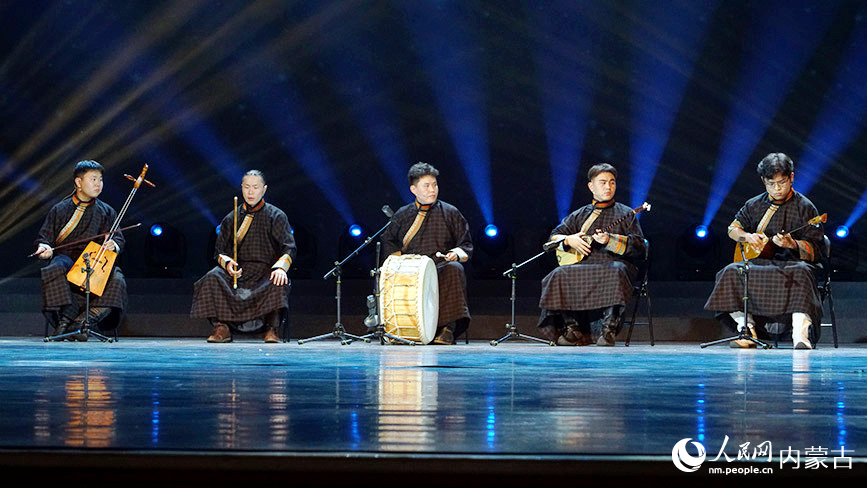 晚会演出现场。人民网记者 齐浩男摄