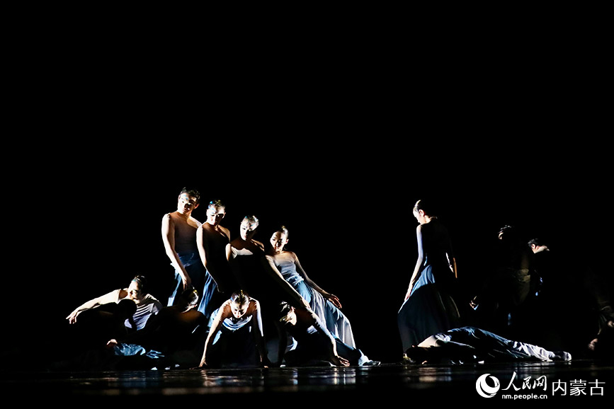 舞蹈作品《江渚云山》。人民网记者 齐浩男摄