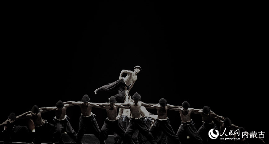 舞蹈作品《脚划船歌》。人民网记者 齐浩男摄