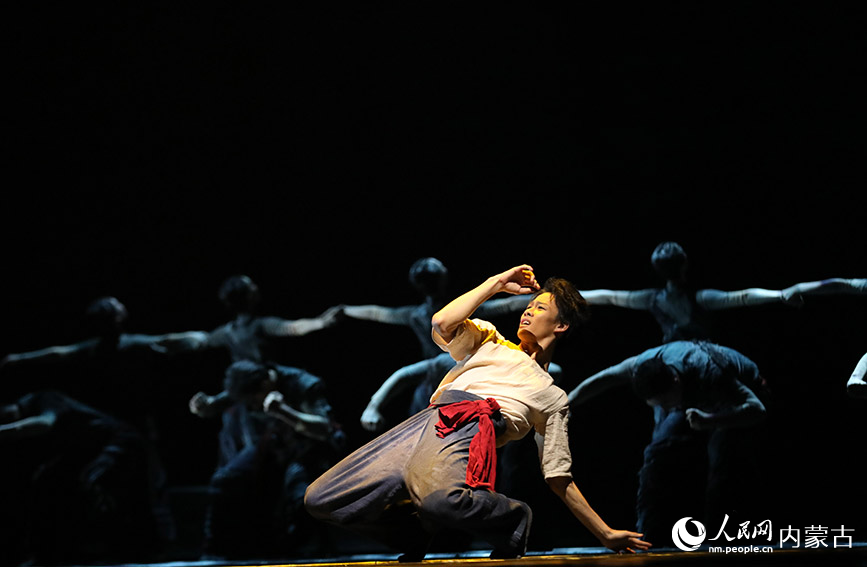 舞蹈作品《母亲桥》。人民网记者 齐浩男摄