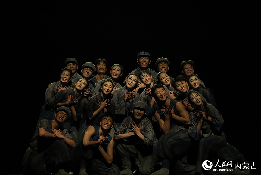 舞蹈作品《石臼谣》。人民网记者 齐浩男摄