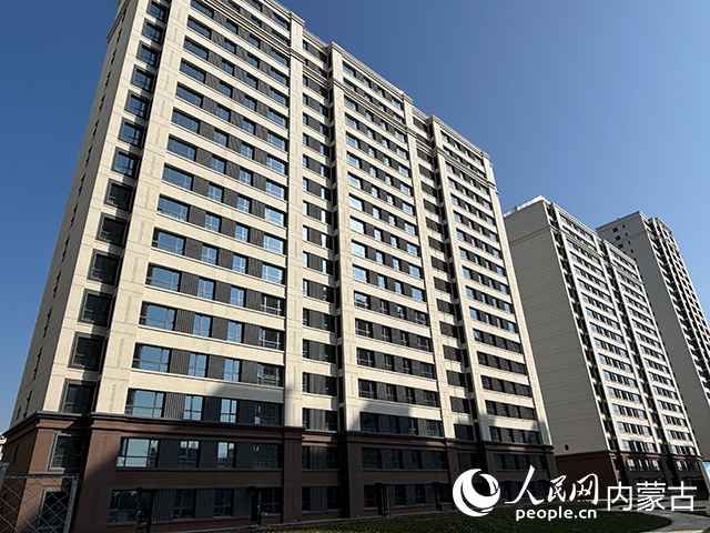 包头市昆区林南平房区原拆原建项目。人民网记者 张聿修摄