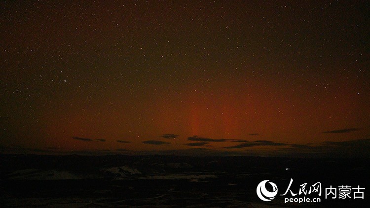 11月12日晚，摄影爱好者在根河市拍摄到的极。王永杰摄