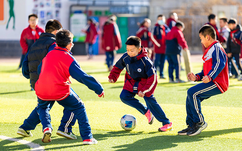 内蒙古呼和浩特：校园体育运动欢乐多