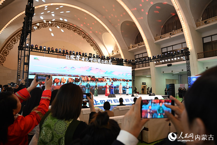 呼伦贝尔大草原北京招商推介会现场。人民网记者 刘艺琳摄