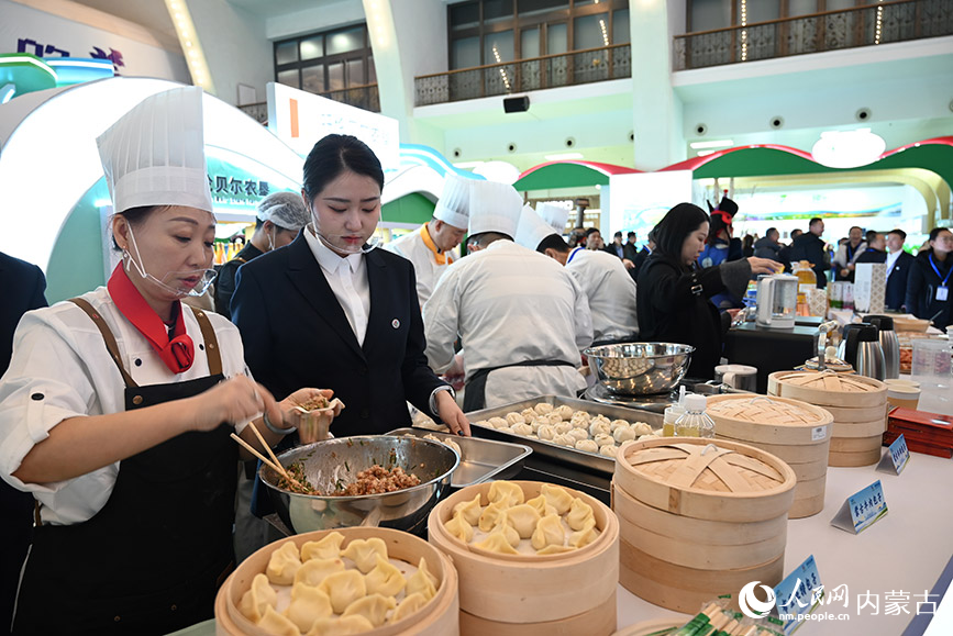 呼伦贝尔好物展现场。人民网记者 刘艺琳摄