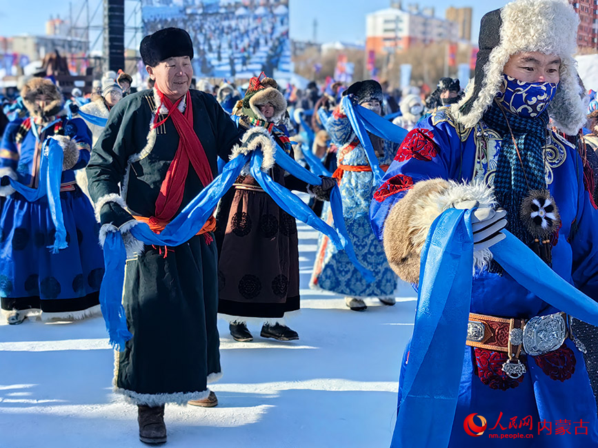 冰雪那达慕现场。人民网记者 富丽娟摄