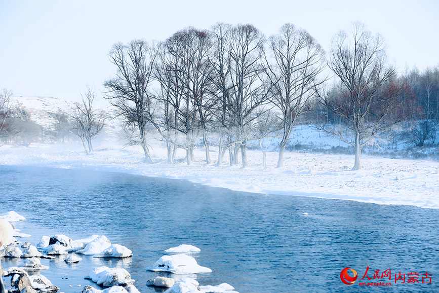 不冻河美景。人民网记者 齐浩男摄