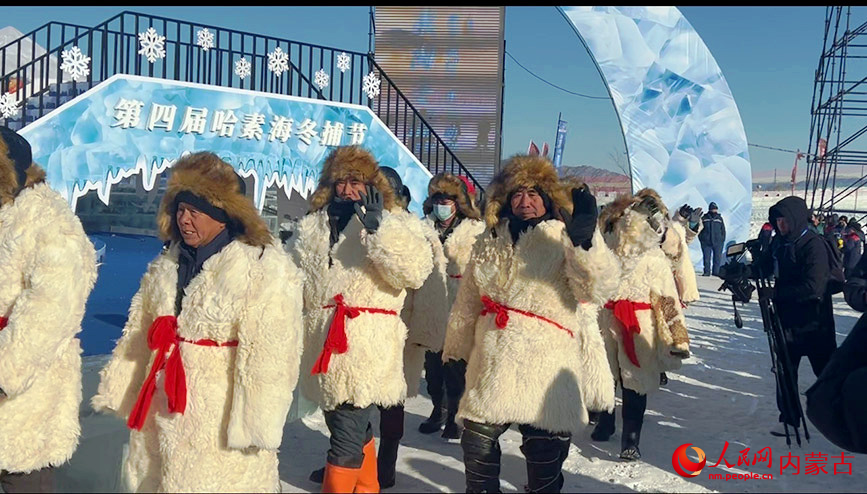 漁夫們前往捕撈點。實習生 魏銘駿攝