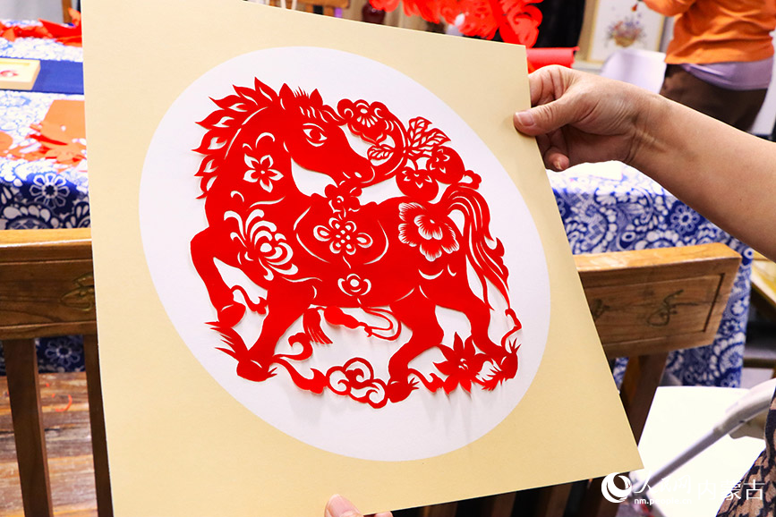 剪紙作品展示。實習生 牛子萌攝