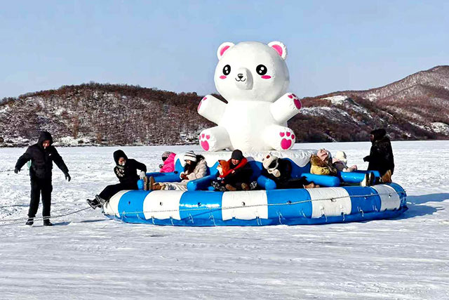 “超级大雪圈”带来趣玩新体验。