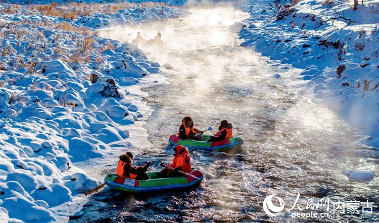游客挑戰不凍河漂流。興安盟融媒體中心供圖