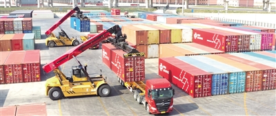 中歐班列作業現場。烏蘭察布市融媒體中心提供