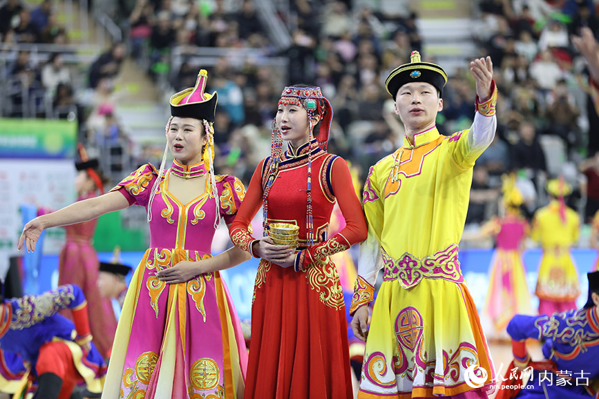 比賽現場的文藝表演。人民網記者 齊浩男攝