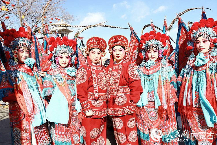 呼和浩特新春庙会晋剧演出人员。实习生 牛子萌摄