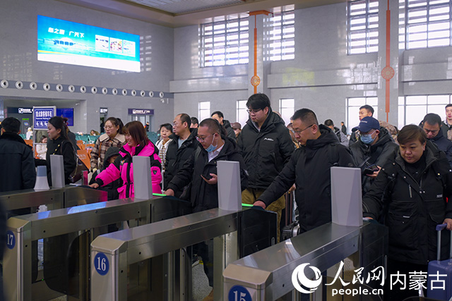 旅客有序出行。自治區交通運輸廳供圖