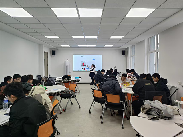 培訓班理論授課現場。郭兆鑫攝