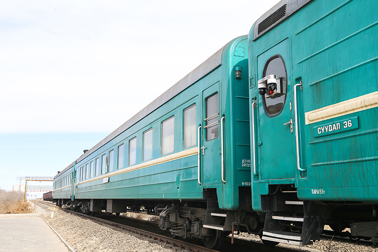 安装在国际旅客列车上的“智能监护机器人”。郭鹏杰摄