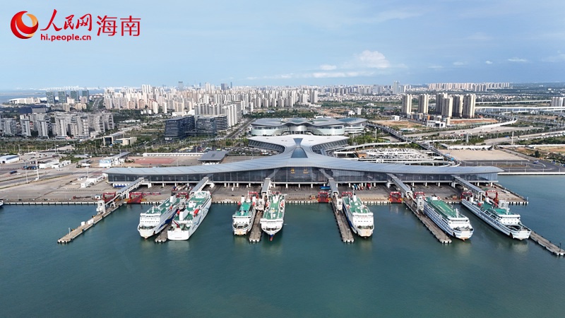 截至2026年5月,琼桂航线累计运营380航次。人民网记者 符武平摄