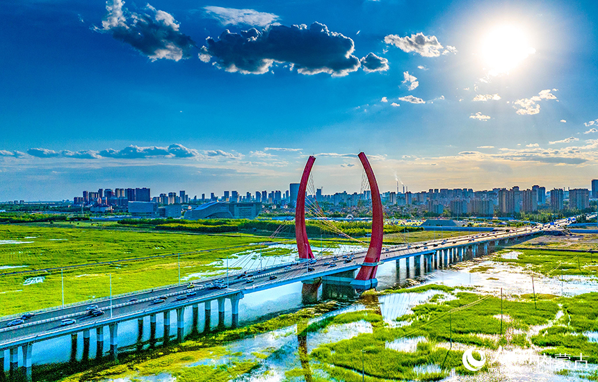 通遼市遼河公園景色。王正攝