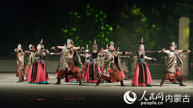 演出现场。实习生摄
