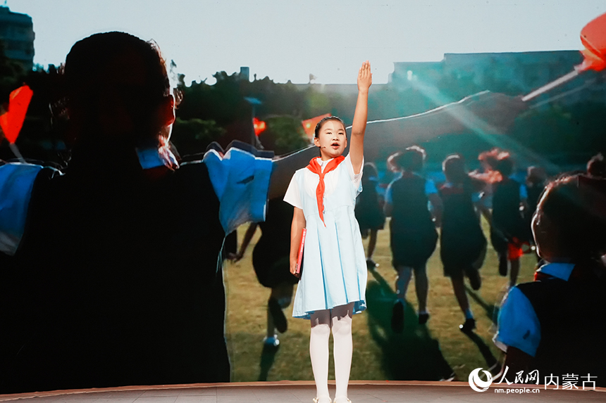 展演作品《少年与书的对话》。实习生 常嘉怡摄