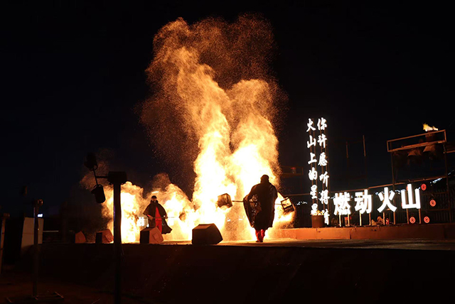 火壶表演现场。苏楞嘎摄