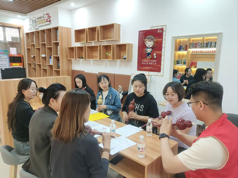 张家塔社区“葫芦丝” 成人公益课堂