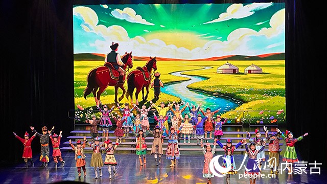 精彩演出赢得现场观众阵阵掌声。实习生 白玉霞摄