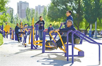 全民健身“动”起来。